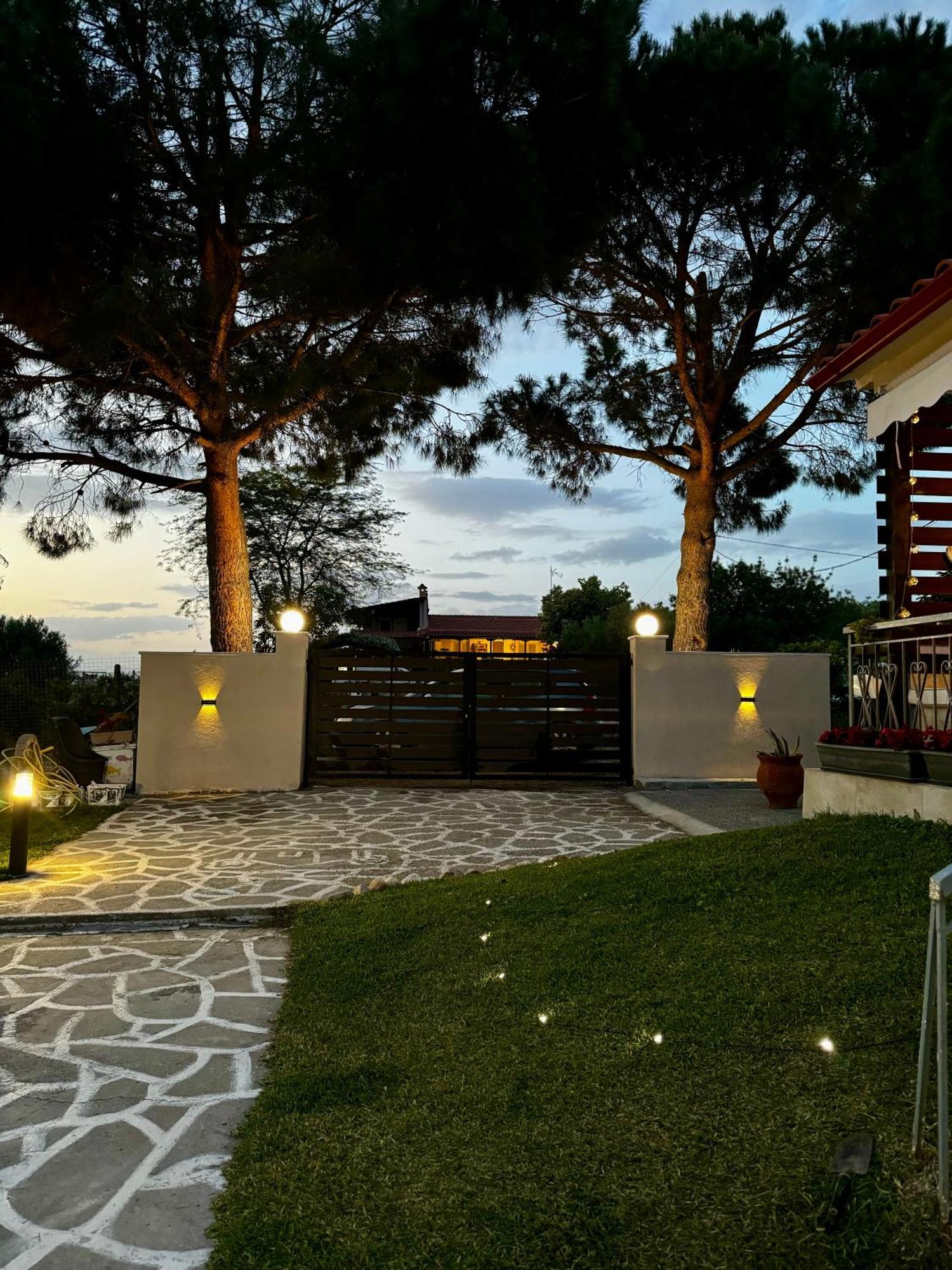 Anastasias Cottage نيا إيراكليا المظهر الخارجي الصورة
